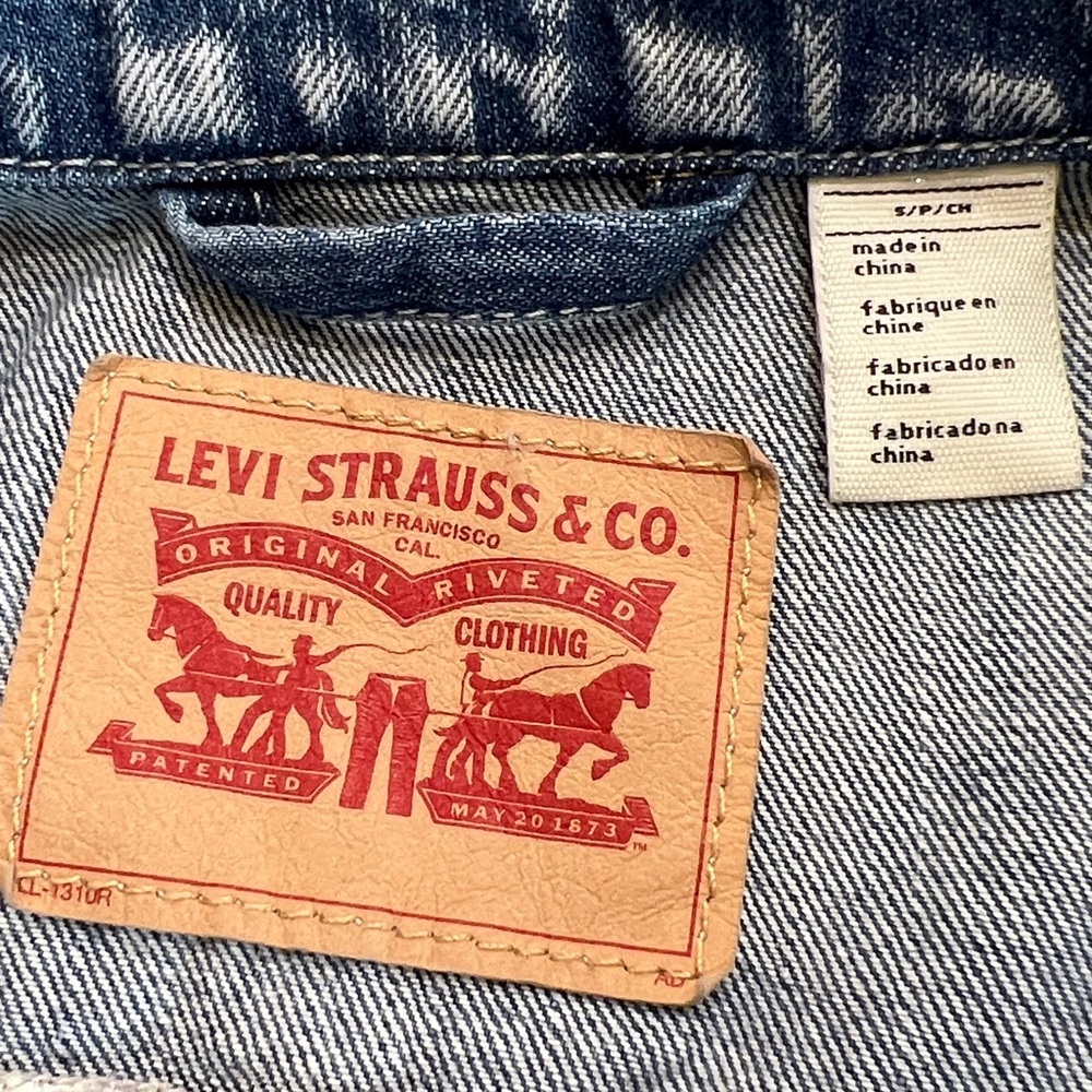 Levi’s Sleeveless Denim Vest Stud Embellished Button Front Size S - Picture 4 of 9